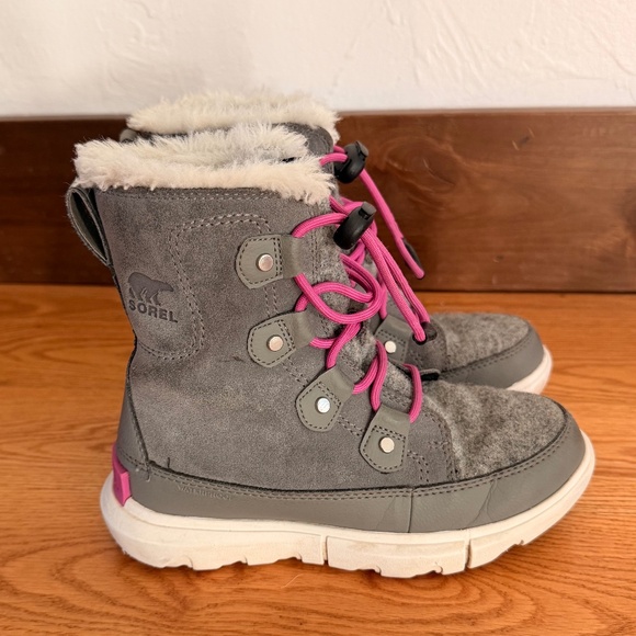 Sorel Explorer™ Lace WP in Quarry/Bright Lavender (Size 1 Little Kid) - Picture 6 of 10